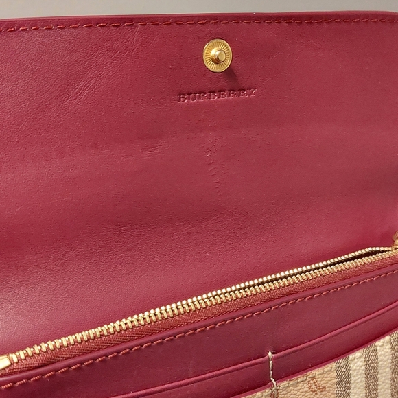 Burberry Haymarket Check wallet - Picture 12 of 16